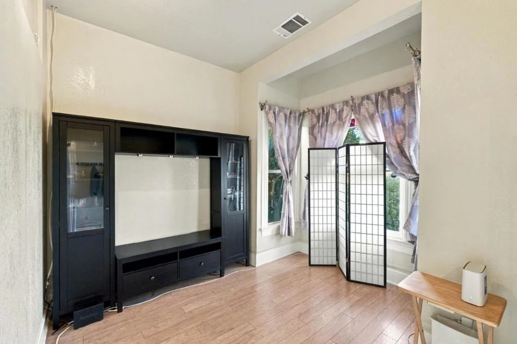 Photo of 5457 Vicente Way
