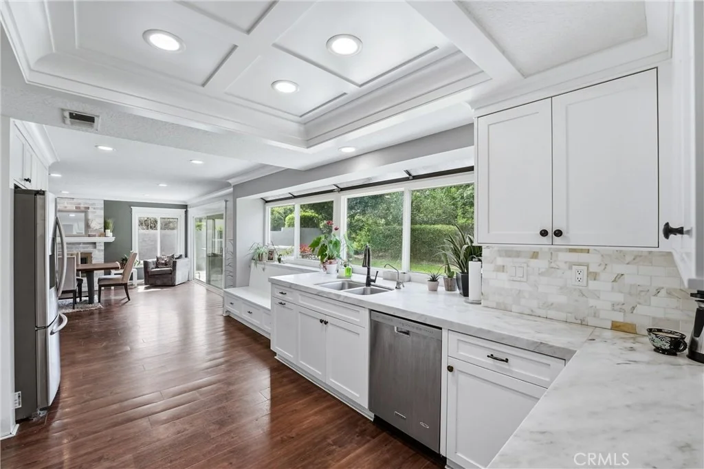 Photo of 282 N Willow Springs