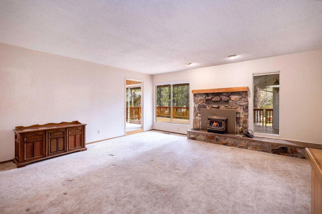 Photo of 41726 Comstock Lane