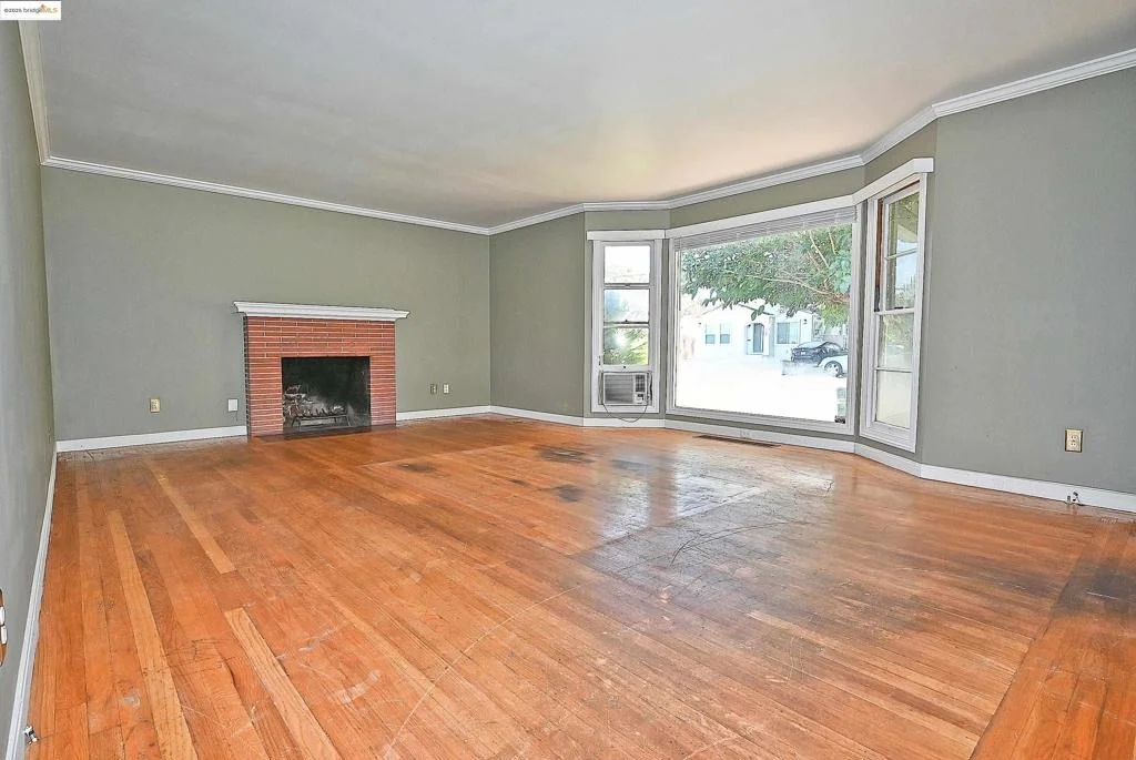 Photo of 2343 Almond Ave