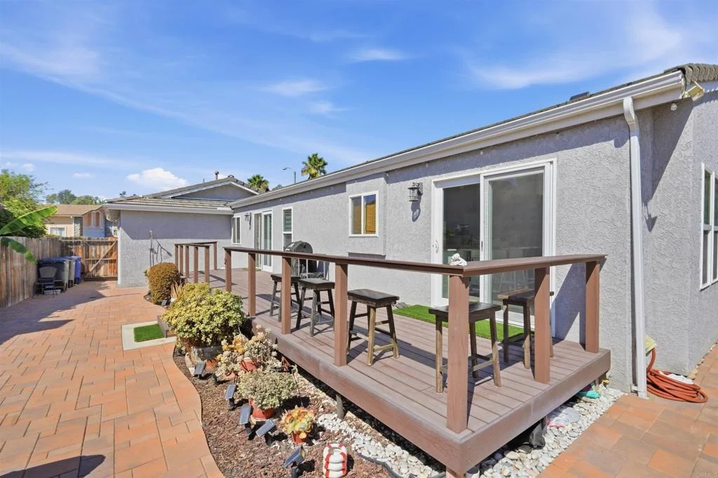 Photo of 2326 Azure Lane