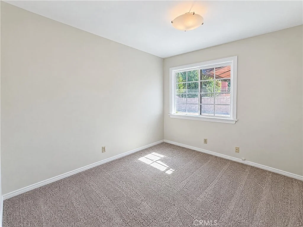 Photo of 1042 Whispering Oaks