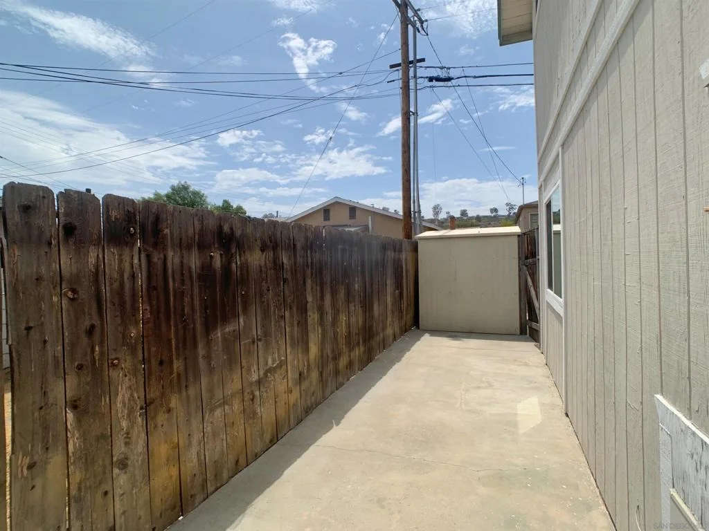 Photo of 386 90 Richardson Ave