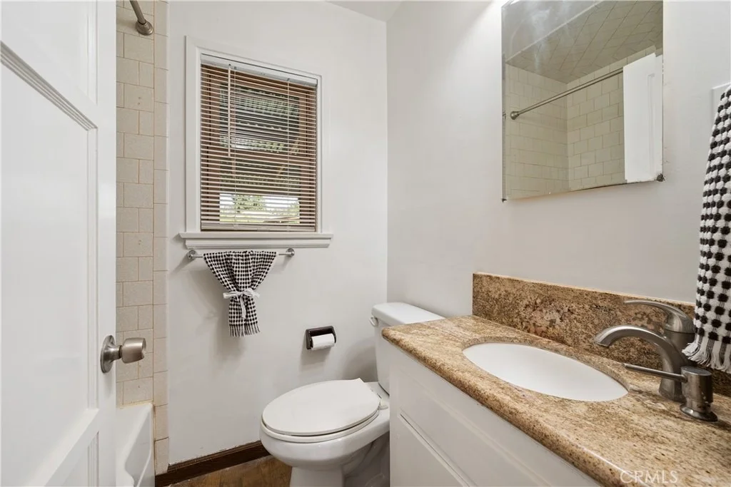 Photo of 705 E Janice