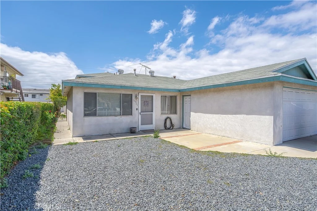 Photo of 10921 Walnut