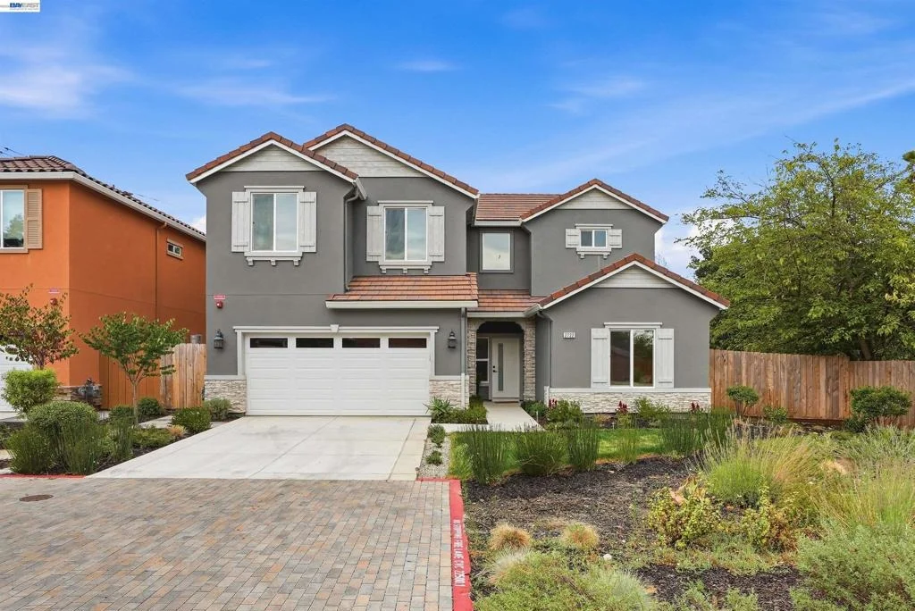 Photo of 2722 Cowell Rd