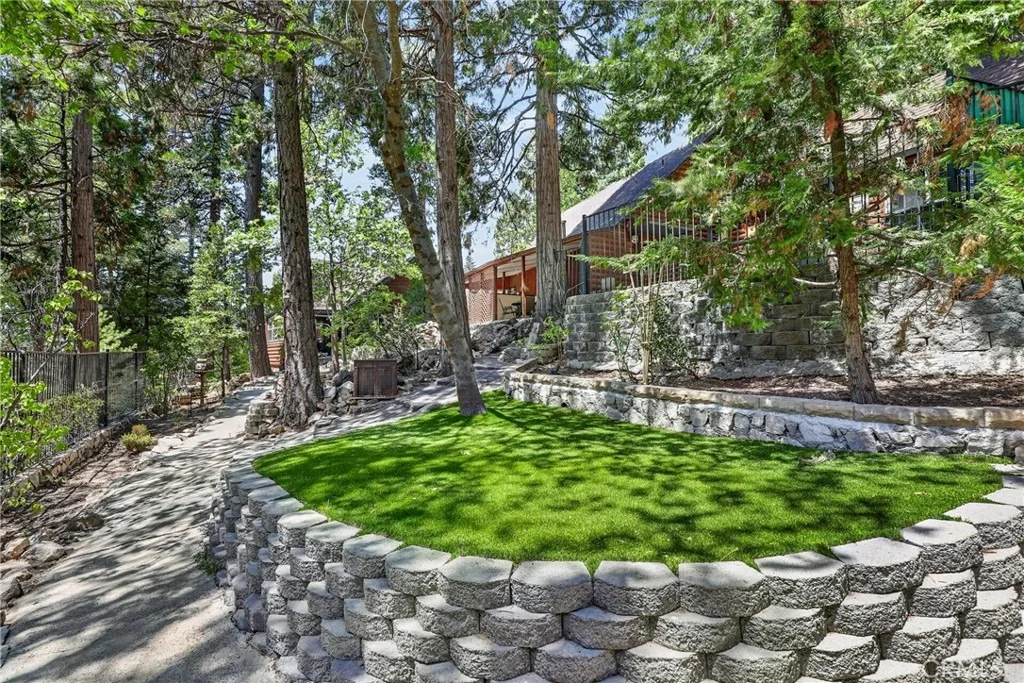 Photo of 615 Grass Valley Rd