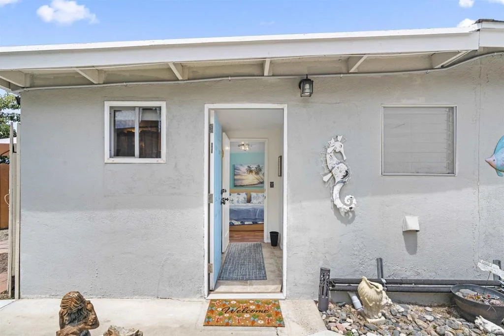 Photo of 1855 Kurenda Way