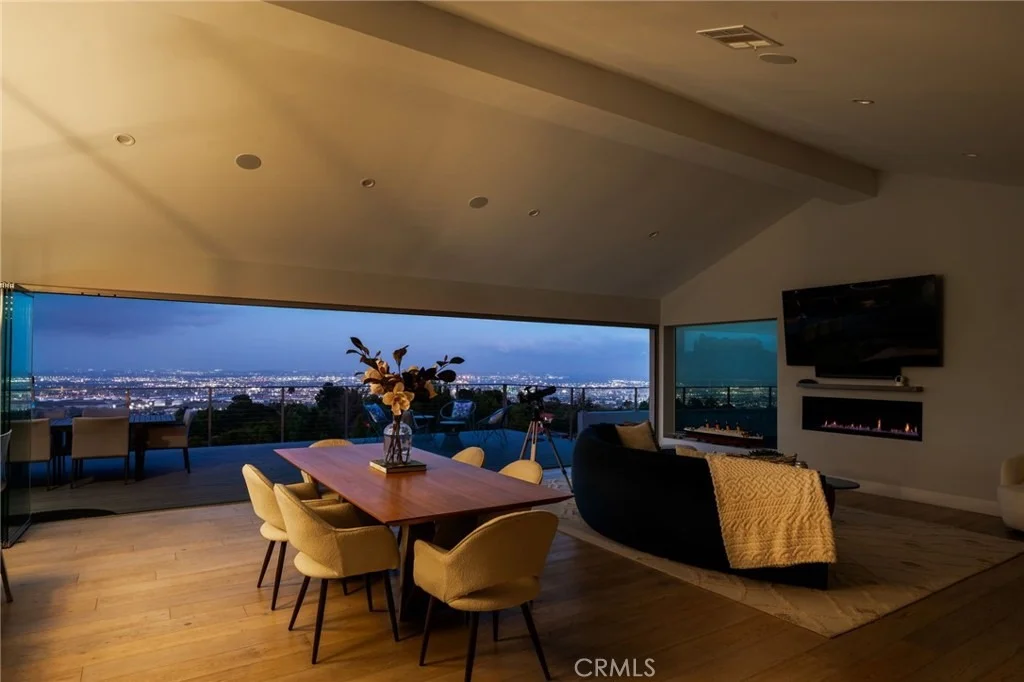 Photo of 2886 Crownview