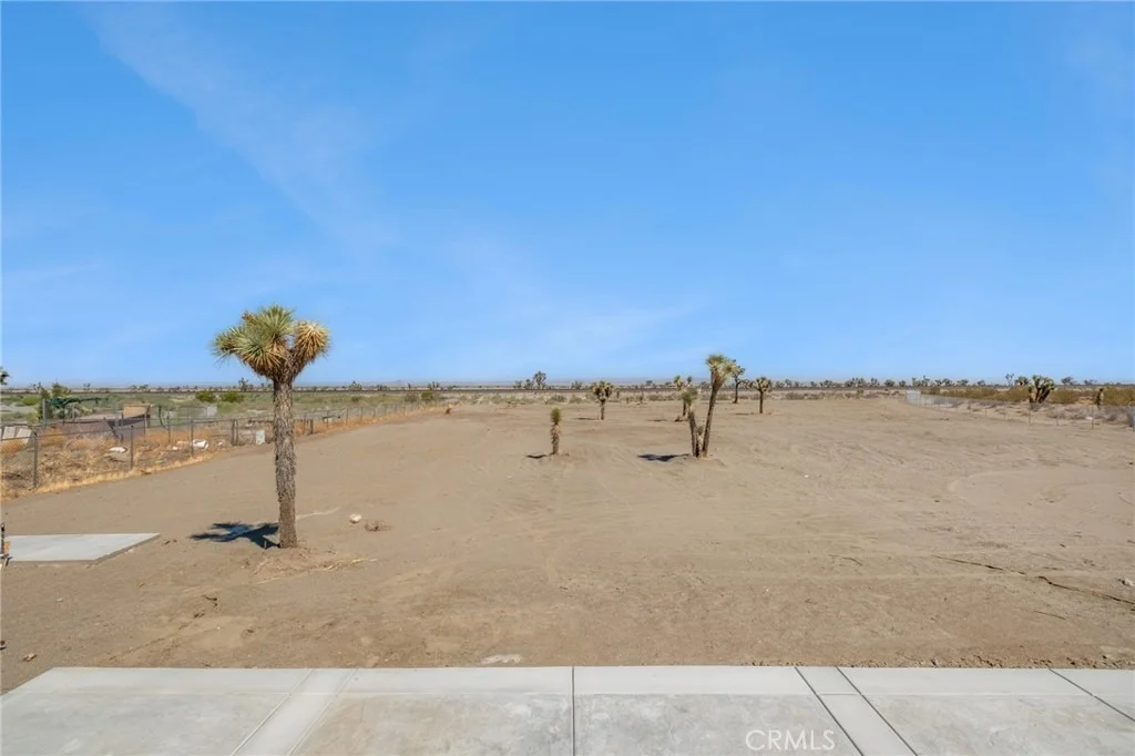 Photo of 2350 Olivera