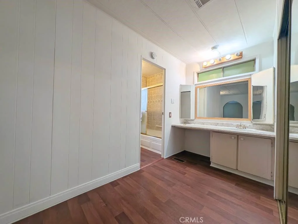 Photo of 10213 Overland