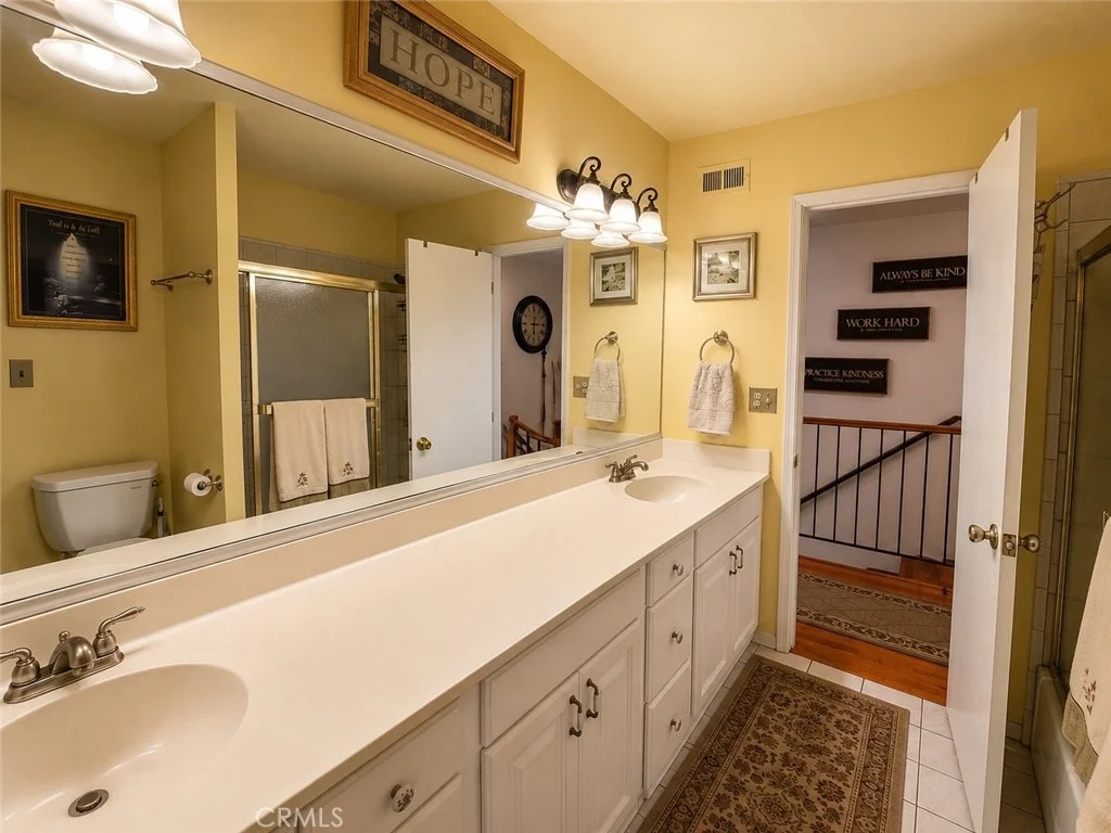 Photo of 15558 Gundry