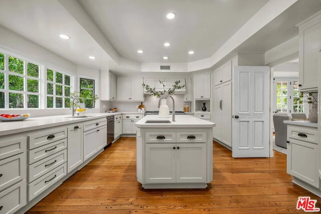 Photo of 3225 Iredell Lane