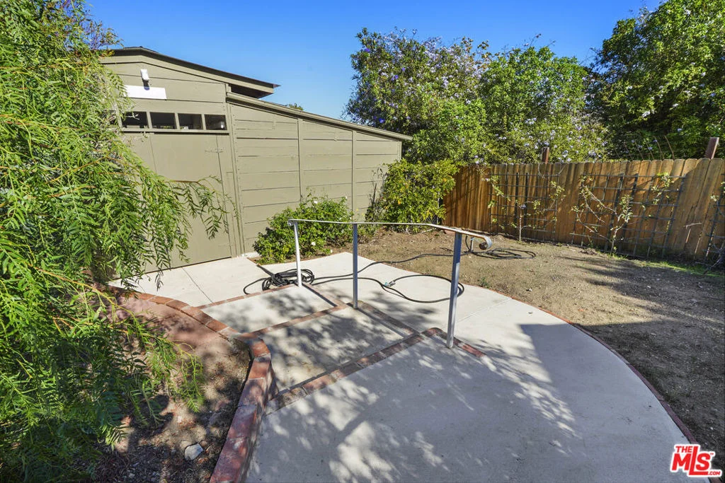 Photo of 6052 Merritt Drive