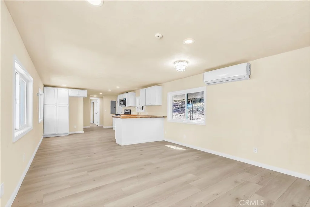 Photo of 15905 Kugelman