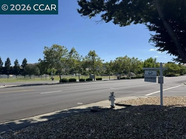 Photo of 1827 Alamo Dr