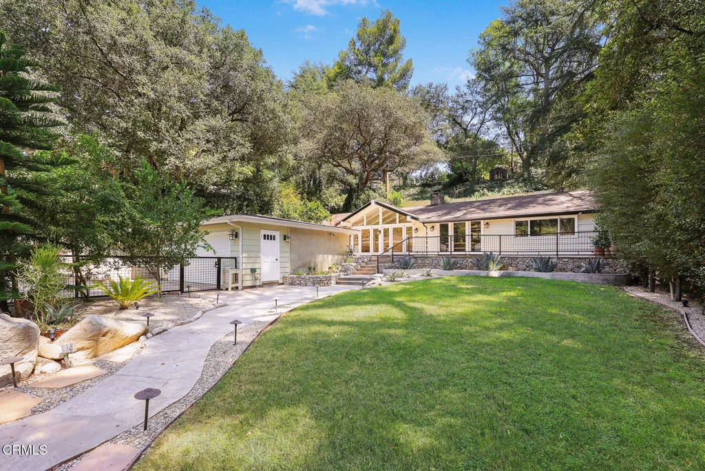 Photo of 5220 Palm Drive