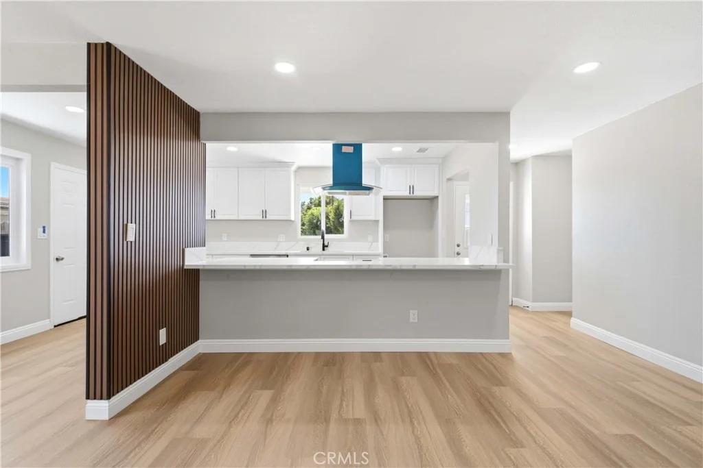 Photo of 5945 Paramount Drive