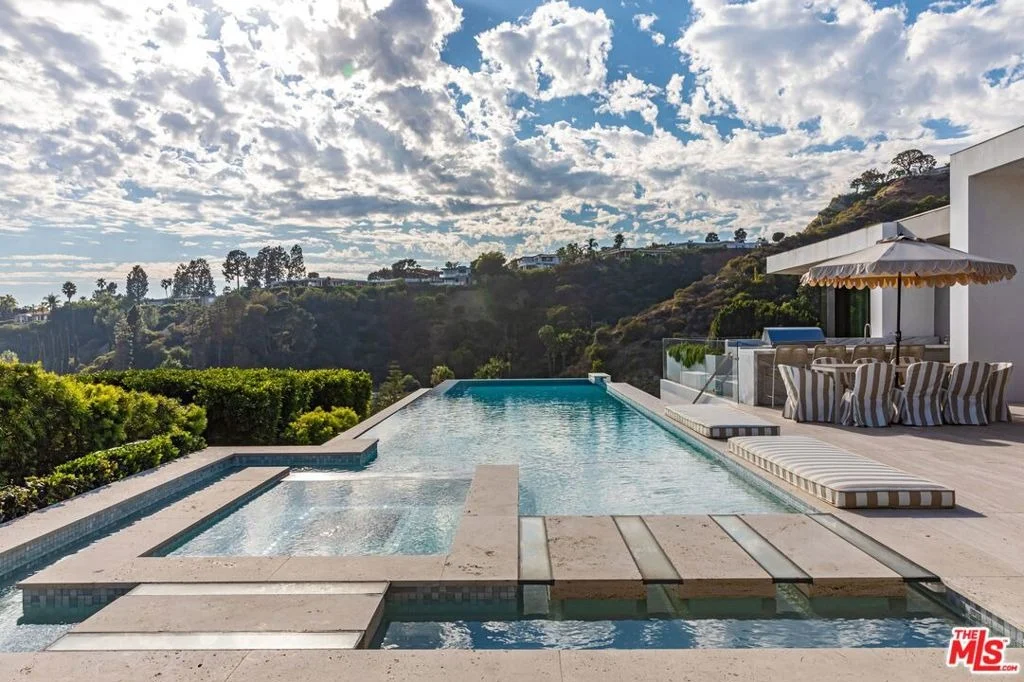 Photo of 9259 Robin Drive