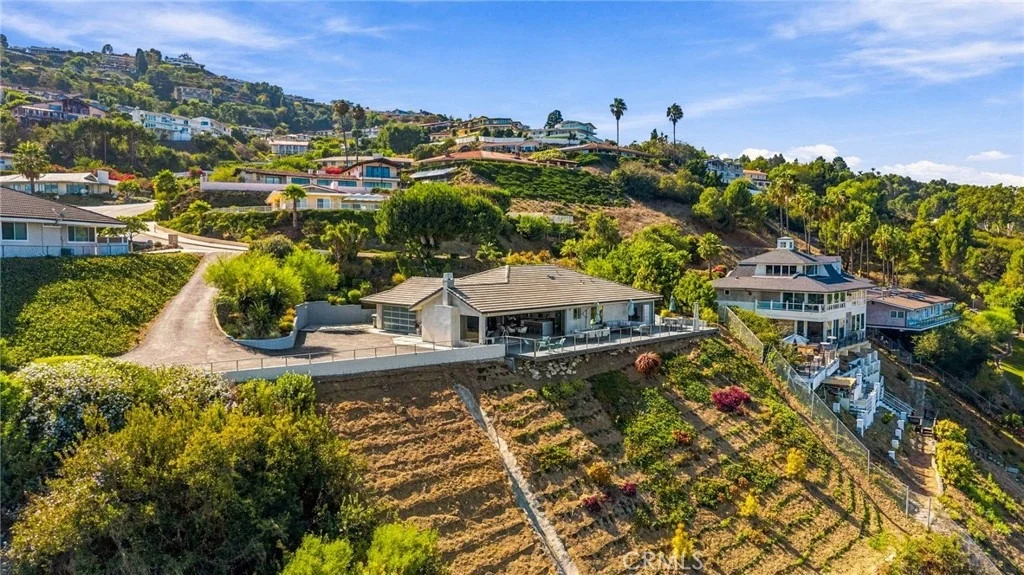Photo of 2886 Crownview