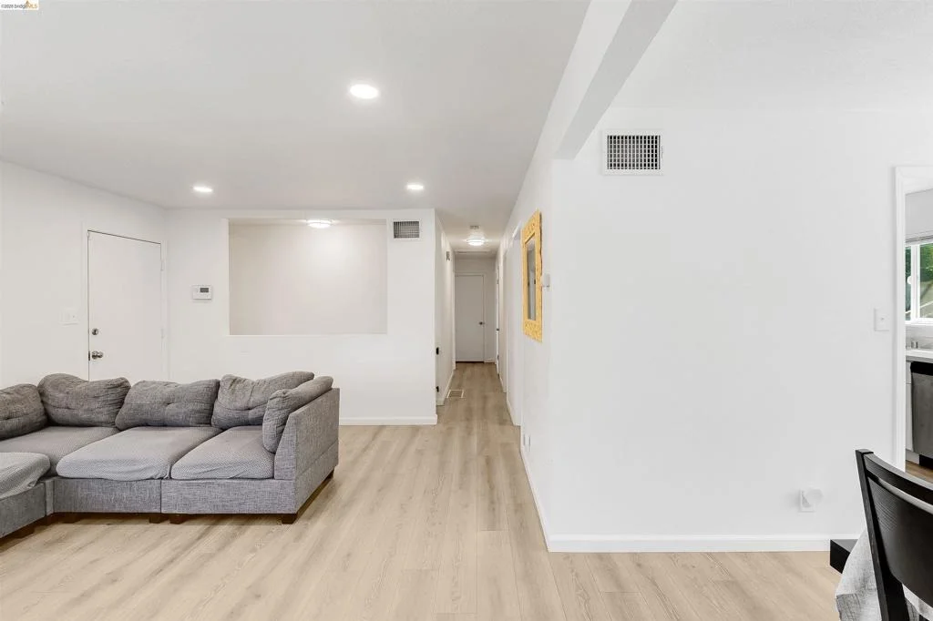 Photo of 335 Pepper Dr