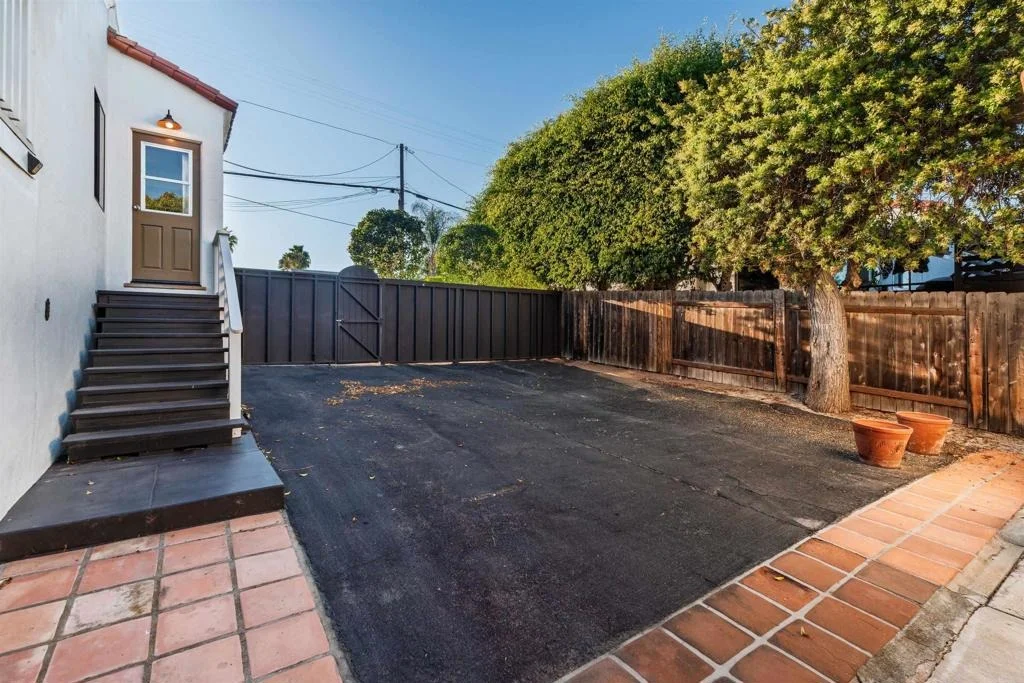 Photo of 2658 Highland Drive