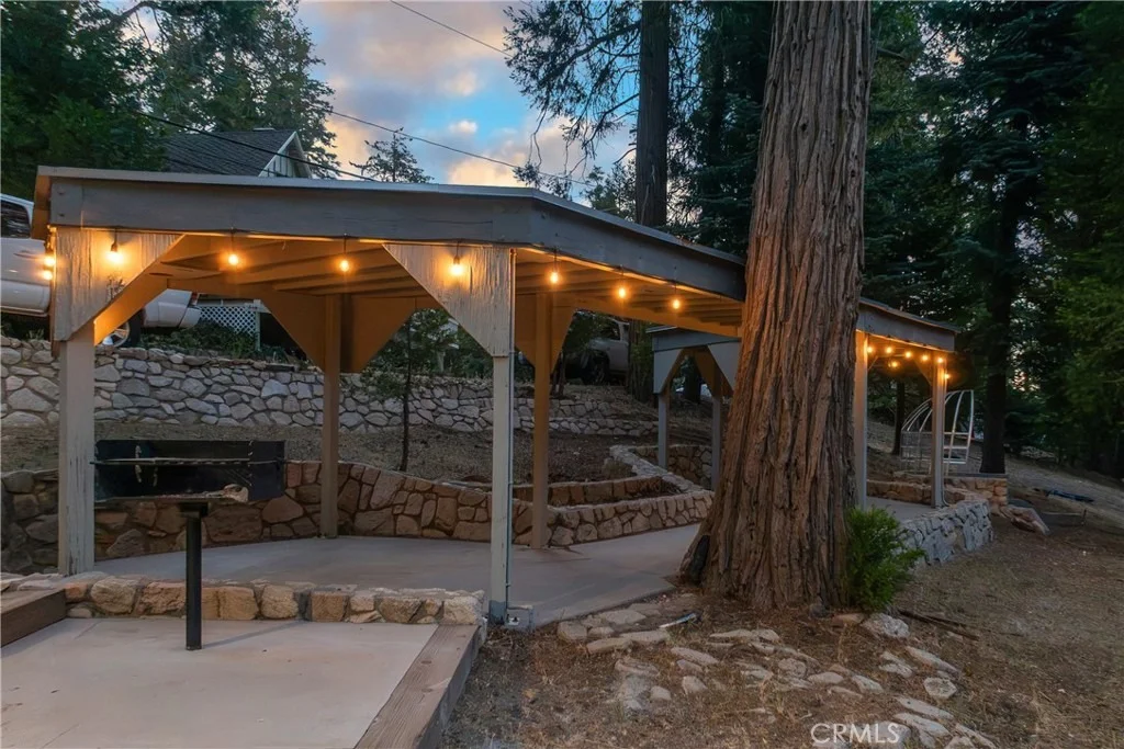 Photo of 308 Cedarbrook Drive