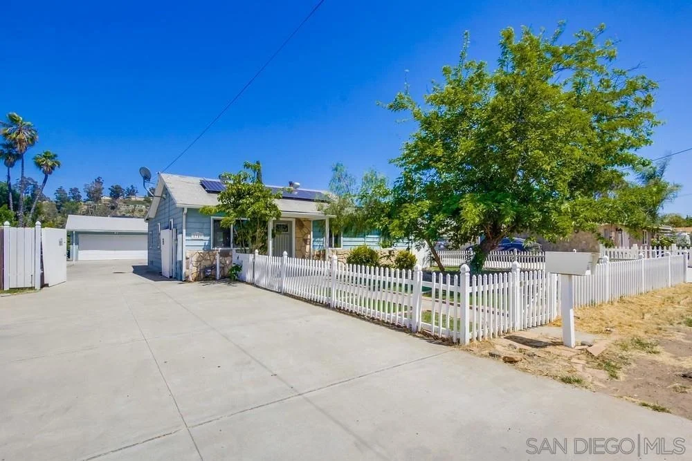 Photo of 8749 Cottonwood Avenue