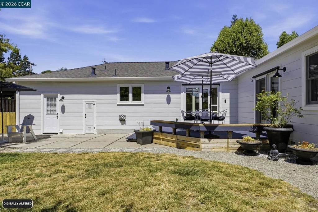 Photo of 8 Lander Dr