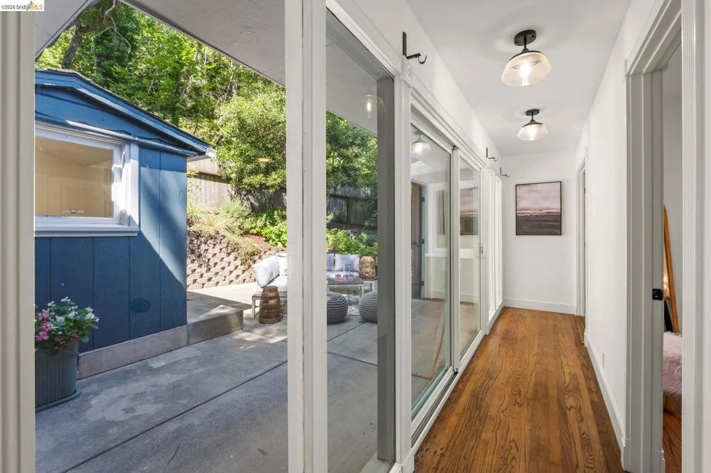 Photo of 2647 Monterey Blvd