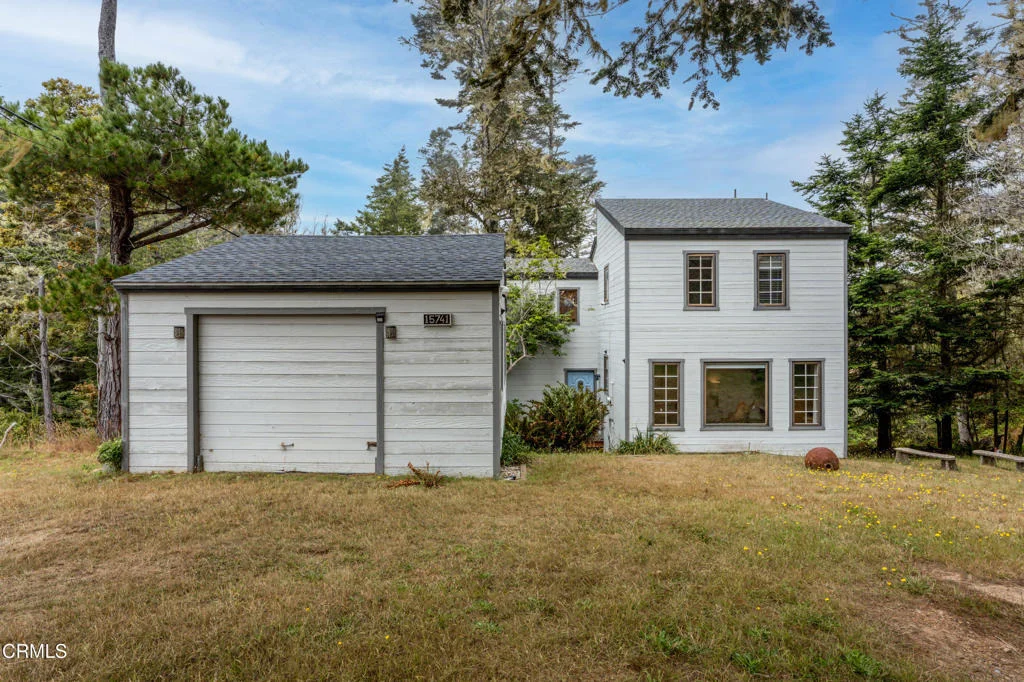 Photo of 15741 Forest View Road