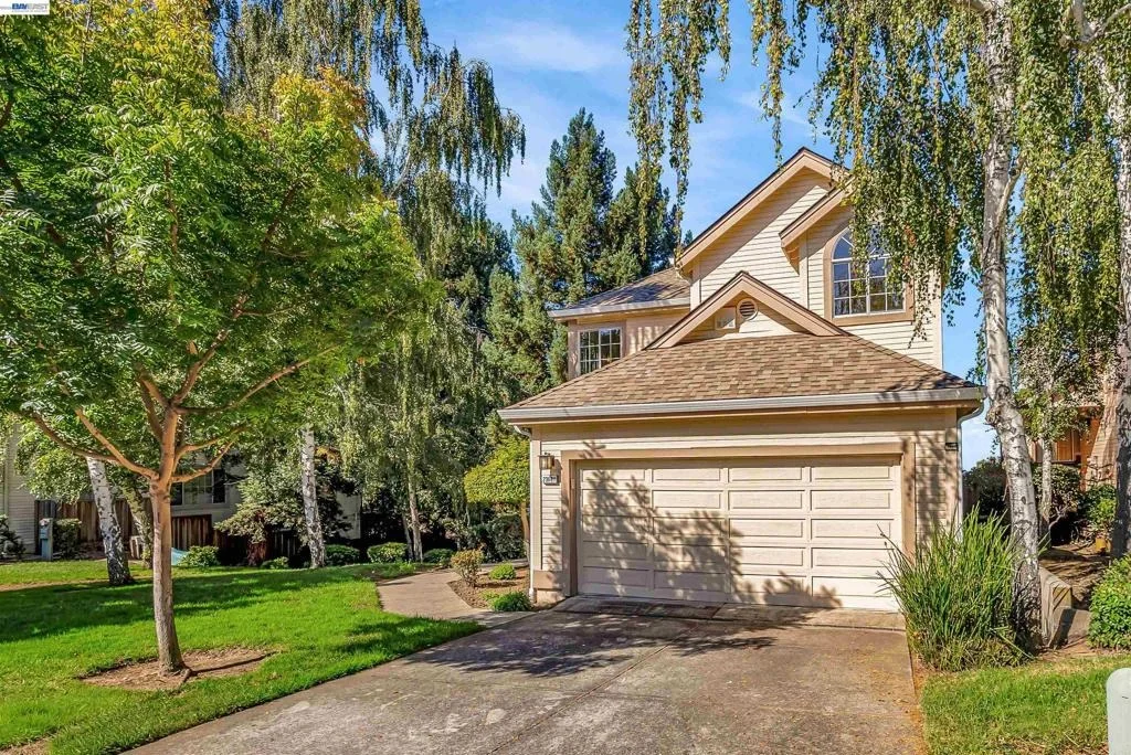 Photo of 23661 Glenbrook Lane