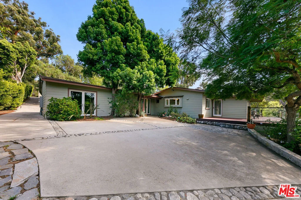 Photo of 6100 Bonsall Drive