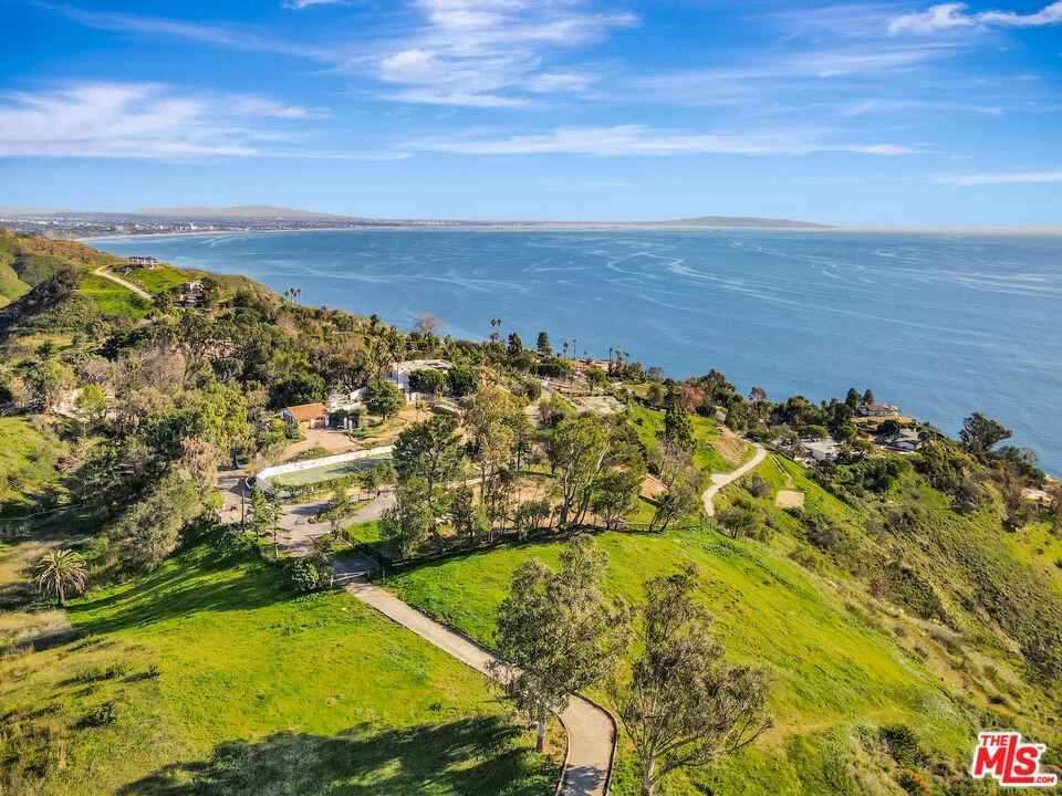 Photo of 20940 Big Rock Drive