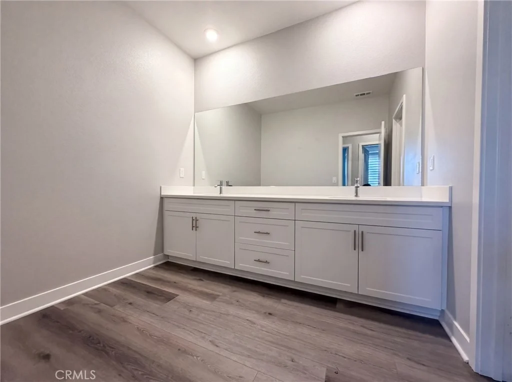 Photo of 26315 Silver Birch