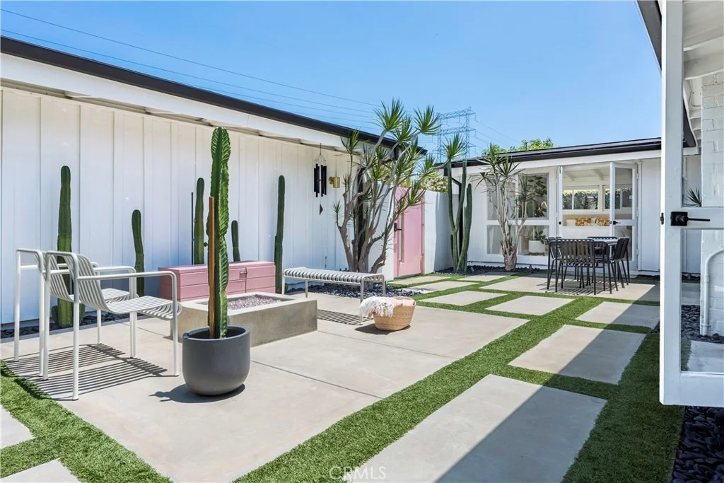 Photo of 3065 Stevely