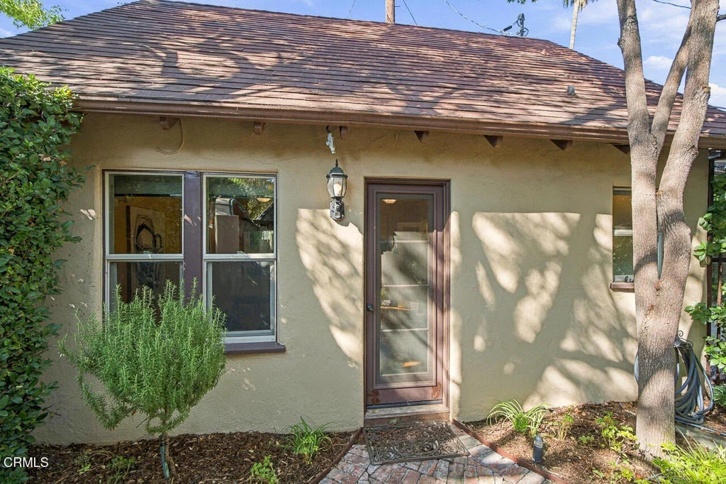 Photo of 2285 E Orange Grove Boulevard
