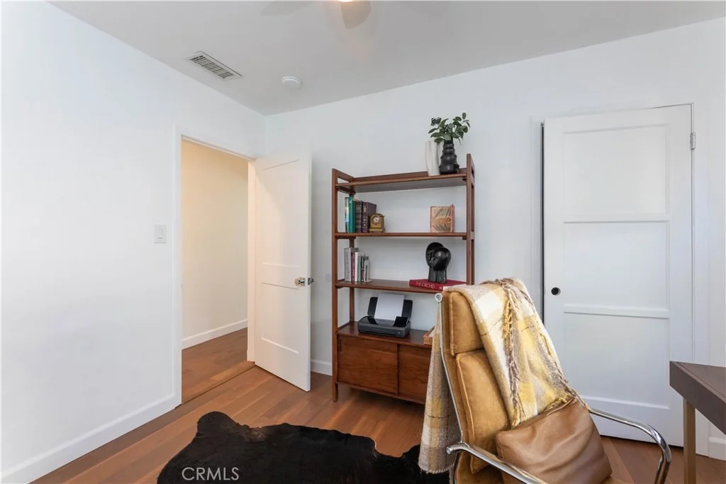 Photo of 3732 Clark