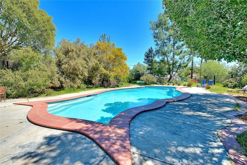 Photo of 750 Jericho