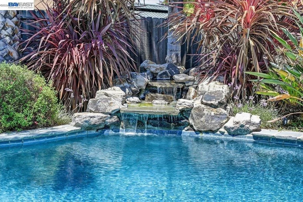Photo of 118 Diamond Dr