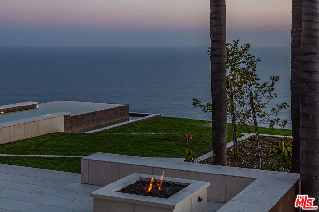 Photo of 4346 Avenida De La Encinal