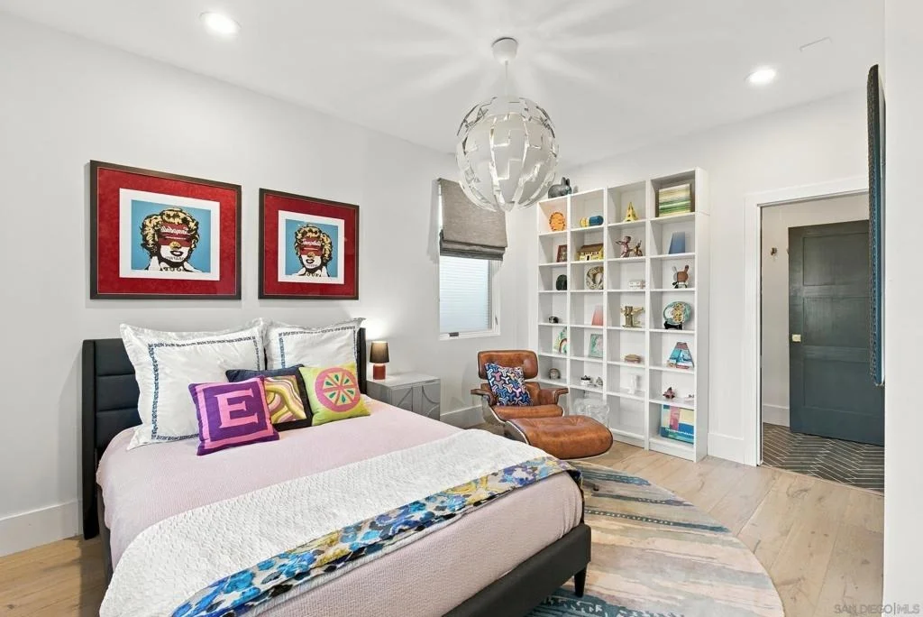 Photo of 5518 Bellevue Ave