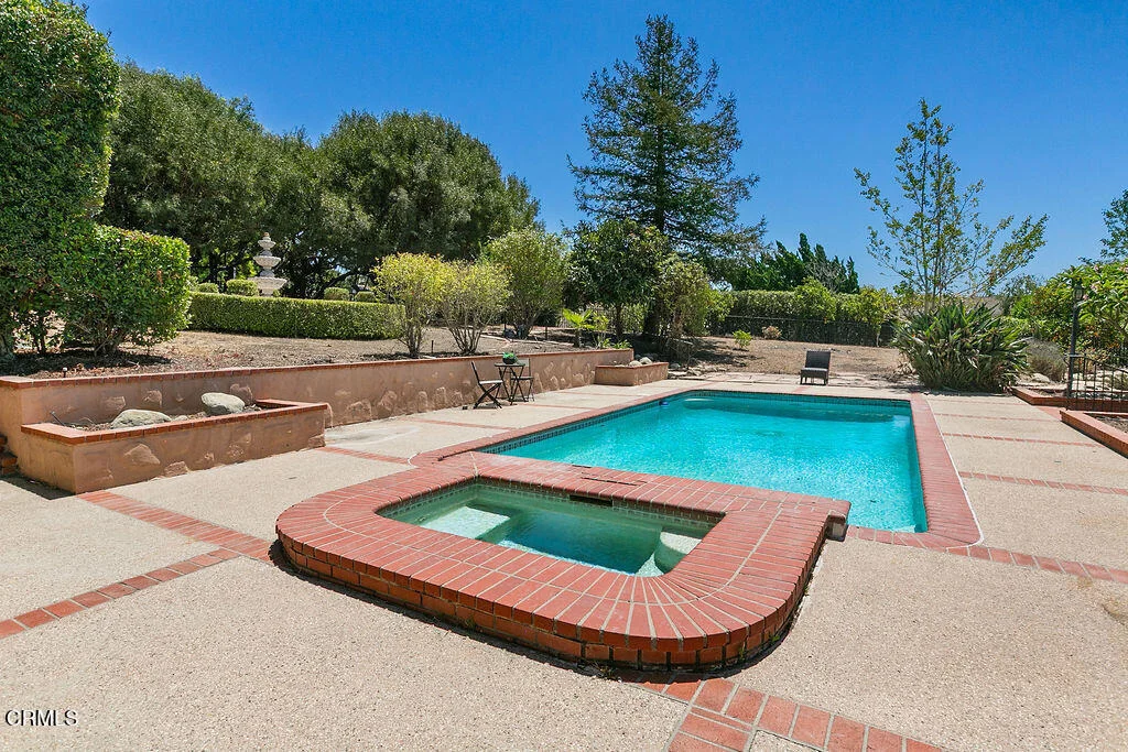 Photo of 567 N Avocado Place
