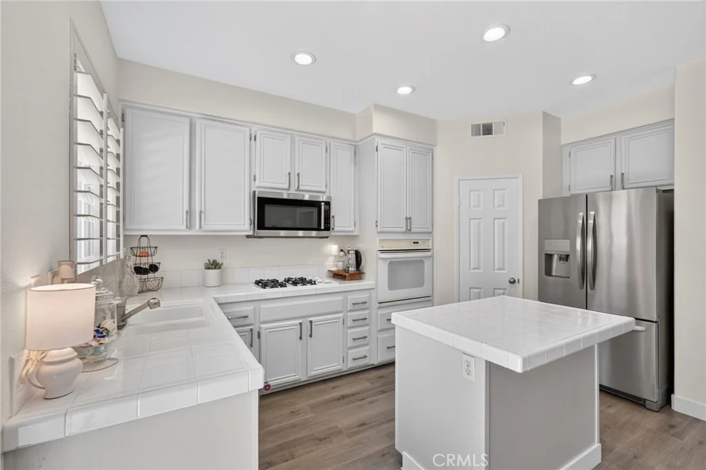 Photo of 41211 Pine Tree