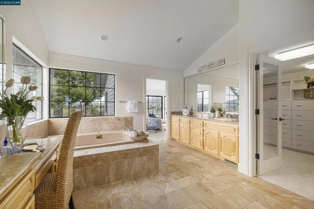 Photo of 333 Merrilee Pl