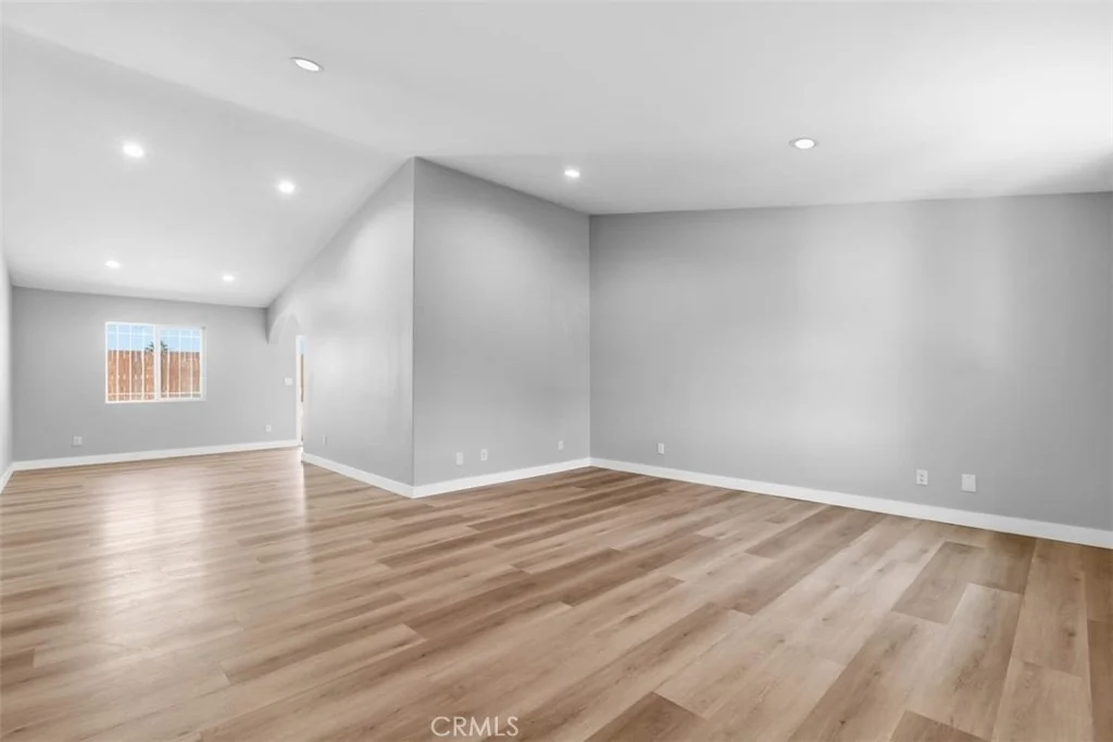 Photo of 2864 Colima