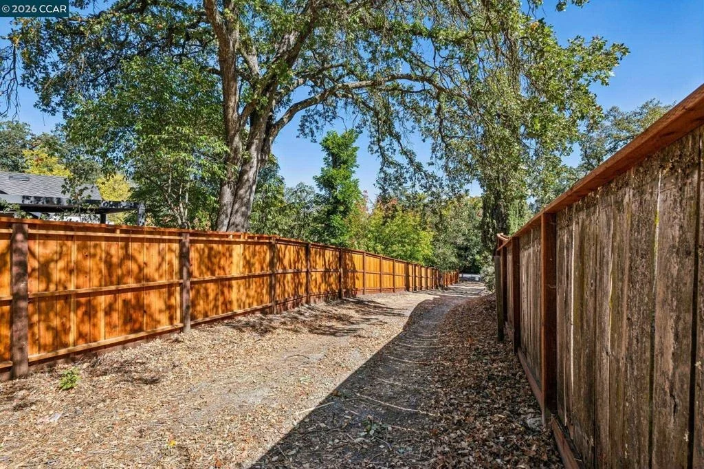 Photo of 2050 Buttner Rd