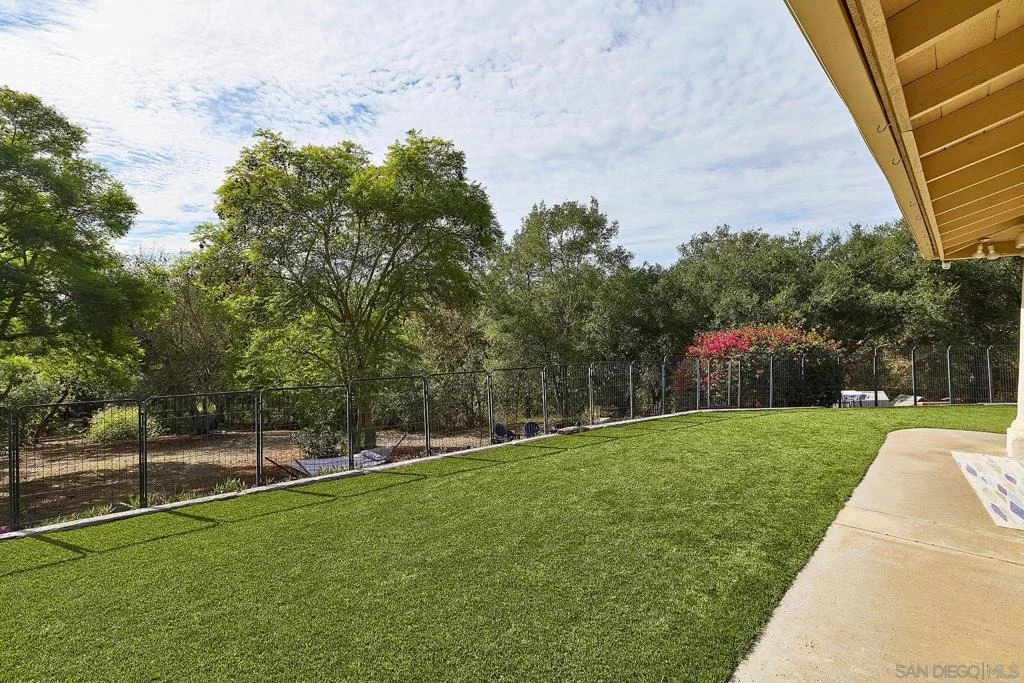 Photo of 3064 Live Oak Park Rd