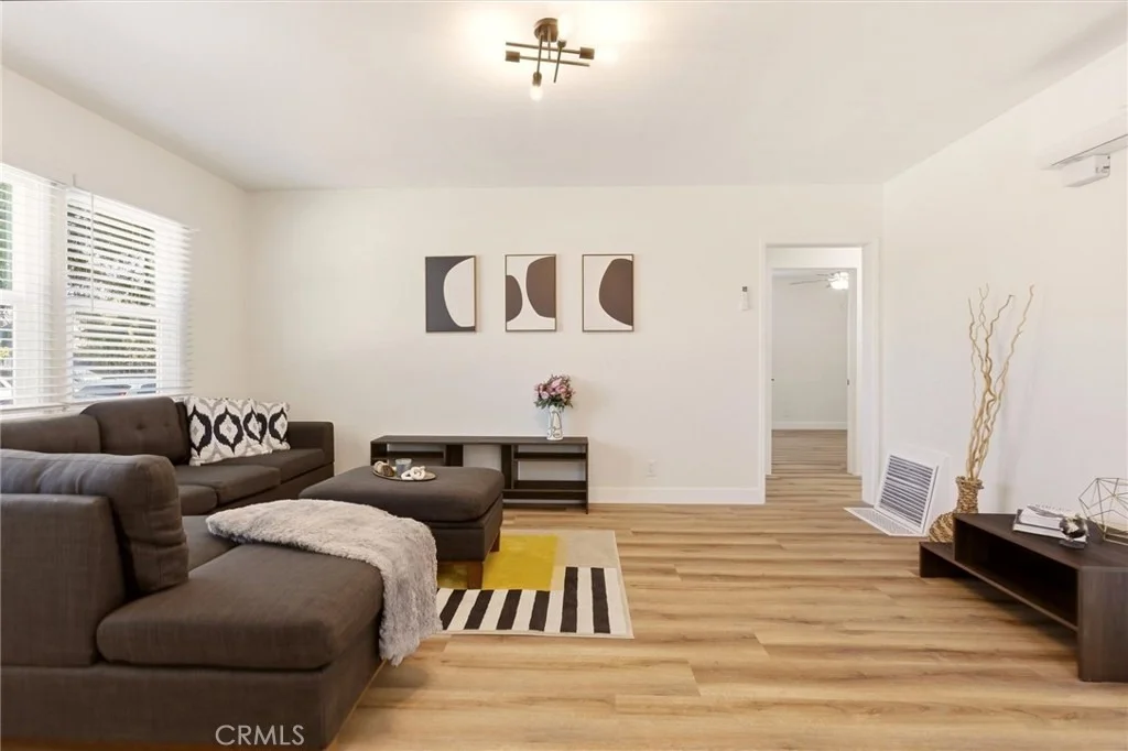Photo of 2151 Euclid