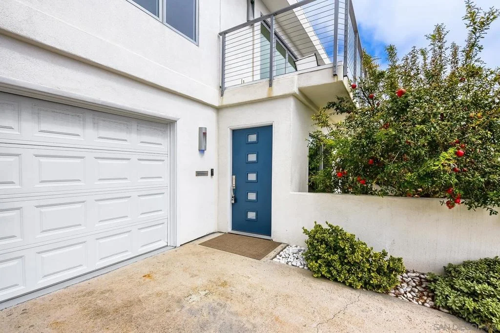 Photo of 5379 La Jolla Mesa